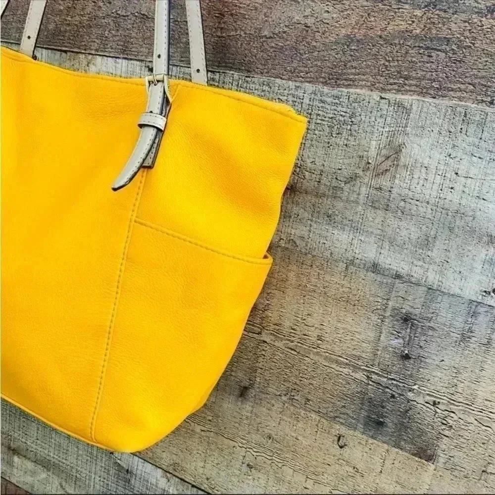 Michael Kors Jet Set Leather Yellow Tote